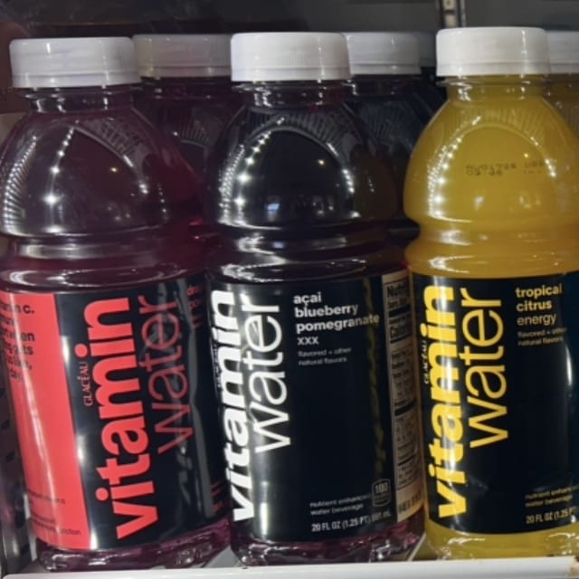 Vitamin Water Açaí Blueberry Pomegranate.