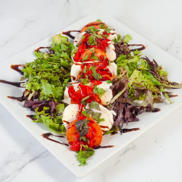 Caprese Napolitano Salad.